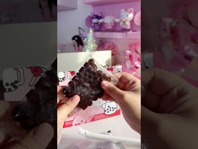 Vídeo relacionado con Mujer Boba Tea Ramen Lindo Kawaii Bubble Milk Tea Camiseta Cuello V
