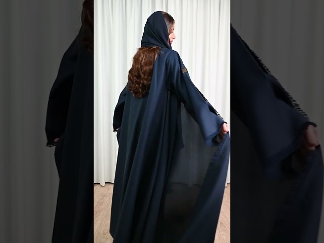 عباية كريب تربل كلوش بلون كحلي