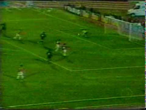 10/05/2003 - Paraná 3 X 2 Ponte Preta : Gol de Renaldo