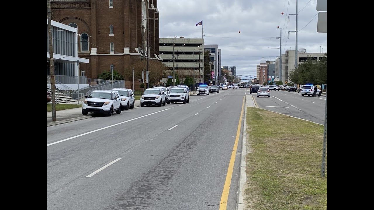 NOPD searching for armed carjacking suspect; LSUHC on tells people to shelter in place