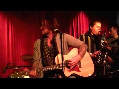 Billy Ray Cyrus and Jay Gore perform Hope Is Just Ahead at Cafe Cordiale