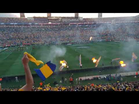 "Recibimiento de Tigres ante Rayados en el Clásico Regio" Barra: Libres y Lokos &bull; Club: Tigres