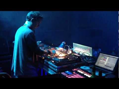 Dj Schwa (Shades Of Gray) - DJing @ Roxy, Flow, Prague (Part 2)