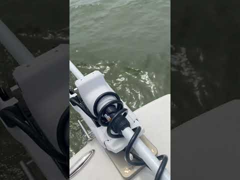 Garmin Kraken trolling motor installed with a Sea Swivel mount on a 2025 Pathfinder 2400 TRS
