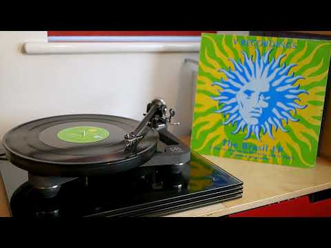 Max de Castro - Carnaval (DJ Patife Remix) (The Brasil EP, Trama / V Recordings V-033 C) 2001