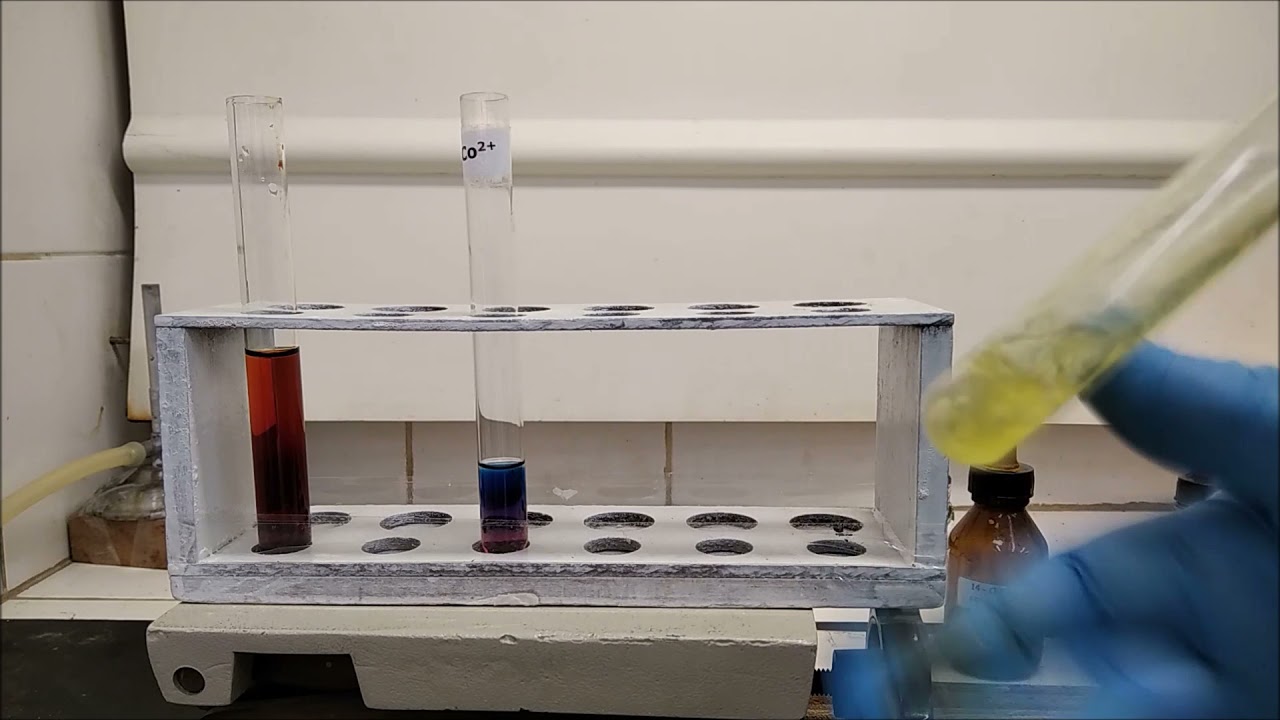 VÍDEO 25 - REAÇÕES DE Fe(III) e Co(II) COM TIOCIANATO E FLUORETO