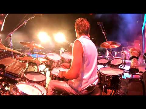 Brendan Buckley: “Pies Descalzos, Sueños Blancos” w/ Shakira (March 2025)