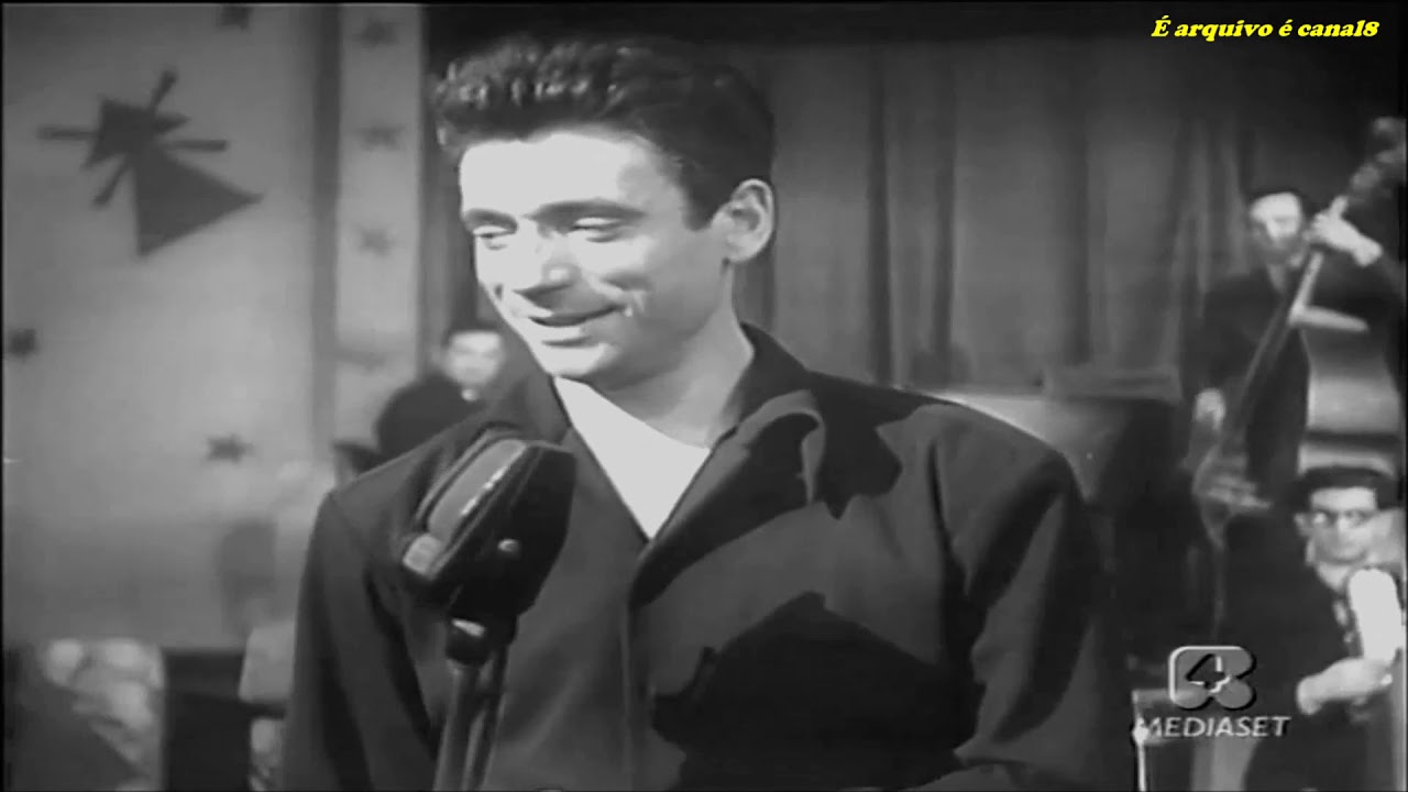 Yves Montand ---  Les Feuilles Mortes - ( HD )