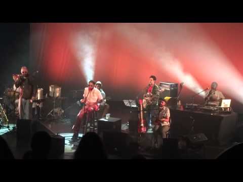 Emicida + Thiago França + Rodrigo Campos - "Alegria" / "A Sorrir"