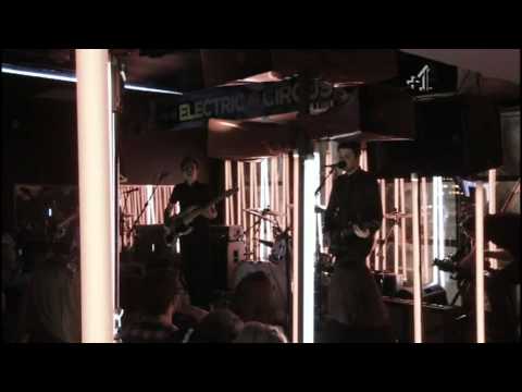 Jon Fratelli - Doesn't Make You A Dancer - Electric Circus.mpg