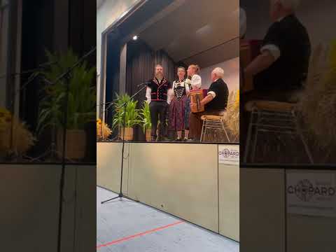 Härzbluet-Jutzer Wettlied am Bernisch-Kantonales Jodlerfest ins