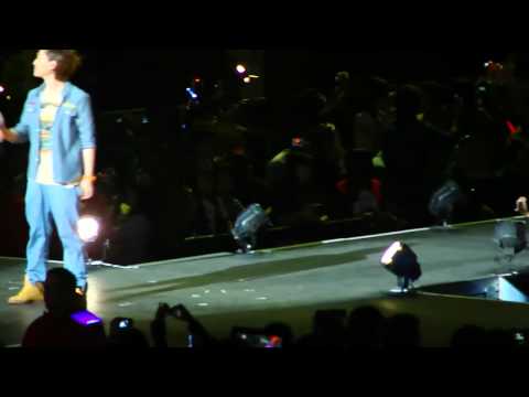 SMTown 2010 100904 SHINee Stand By Me LA Live Fan Cam 720p HD HQ Los Angeles SM Town