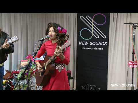 Valerie June: "All I Really Wanna Do" (In-Studio)