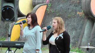 Julia Braun und Hannah Pierchalla-Leaving/Indigo Girls  2011