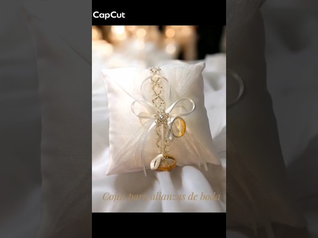 Vídeo relacionado con Anillos de - 4 piezas decoraciones en forma de estrellas de puntas, anillos de corazón de luna dorada, para bodas, , hogar, proyectos de arte al aire libre, adultos, niños y