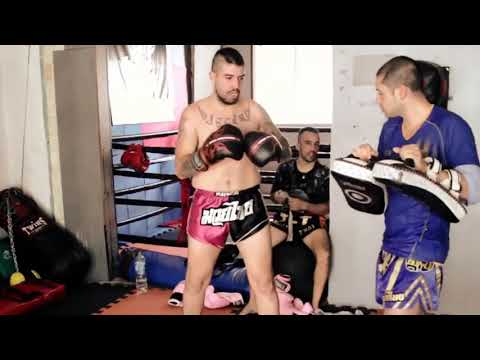 Muay thai all day / Estamos locos Primera Mancha Crew (PMC)