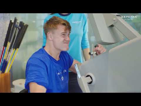 🎾Tennisstar Holger Rune erklärt, warum Aspetar seine Wahl für spezialisierte Behandlungen ist.