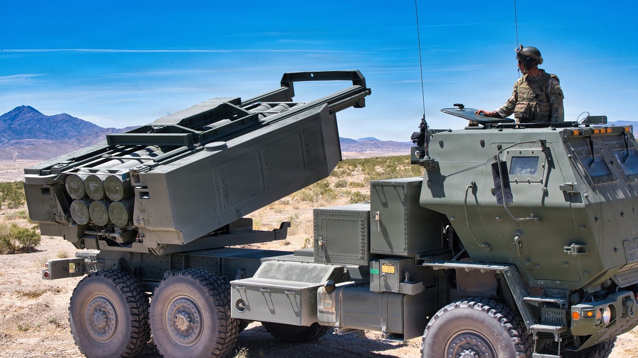 What does an US Army Launch Rocket System MLRS HIMARS Crewmember MOS 13M do?
