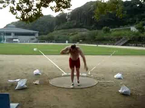 Tomasz Majewski training throw 1