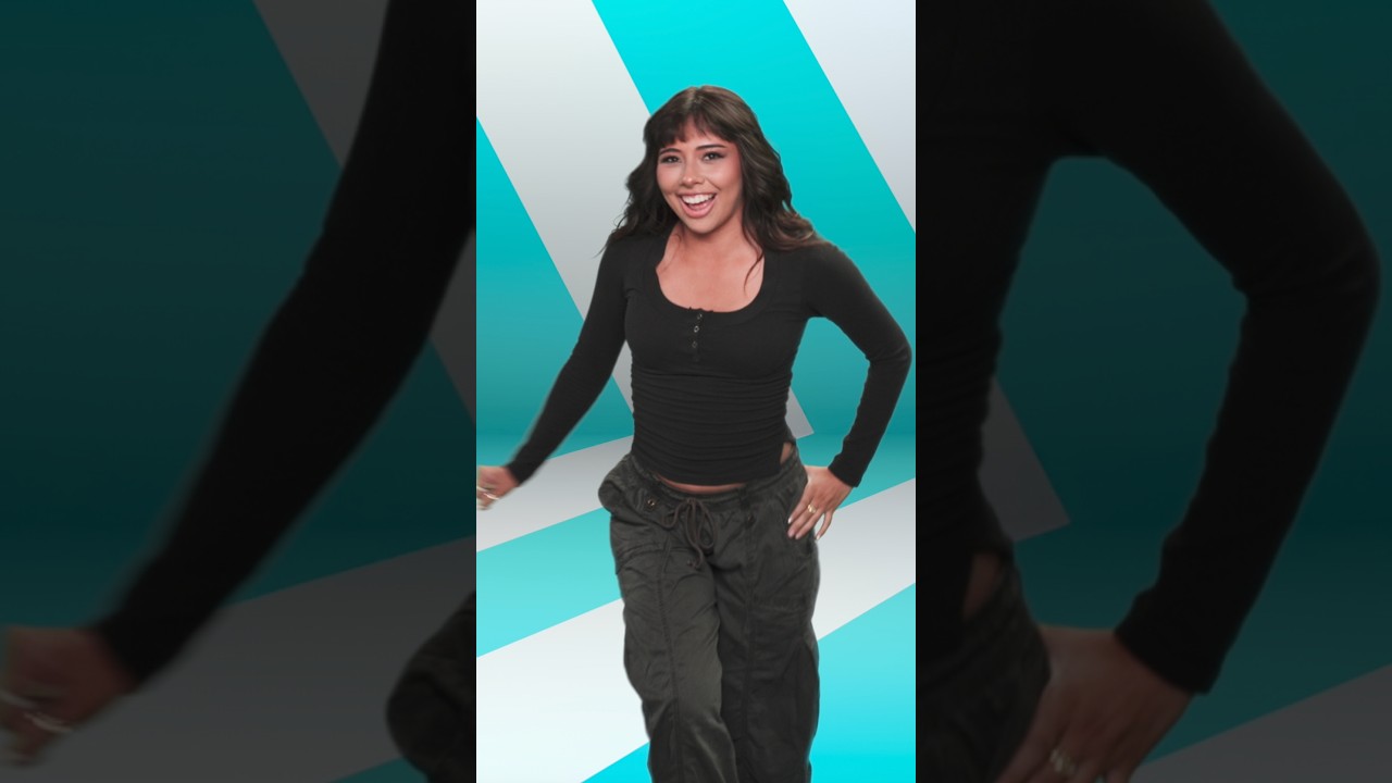 Miniature de la vidéo Xochitl Gomez and the Things had to team up. Show us your moves. du film Le Chat Chapeauté
