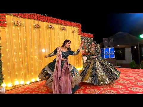 Beautiful Sangeet Dance Performance by the Bride and her Sister - Indian Wedding 2022