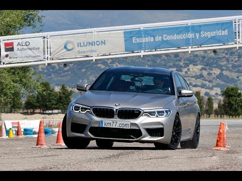 BMW M5 2018 – Maniobra de esquiva (moose test) y eslalon | km77.com