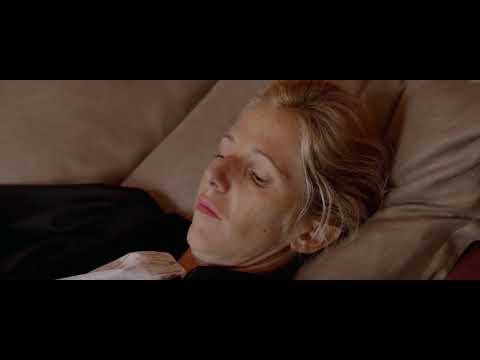 9 Mois Ferme (2013) - pregnant scene 4