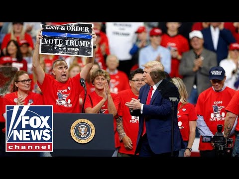 ミネアポリス市長は、集会で制服を着た非番の警官を禁止している。 (Minneapolis mayor bans uniformed off-duty officers at rally)