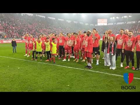 DVTK szurkolók és játékosok együtt ünnepeltek a meccs után