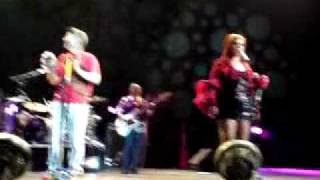 The B52´s - keep this party going - Live in Argentina 2009