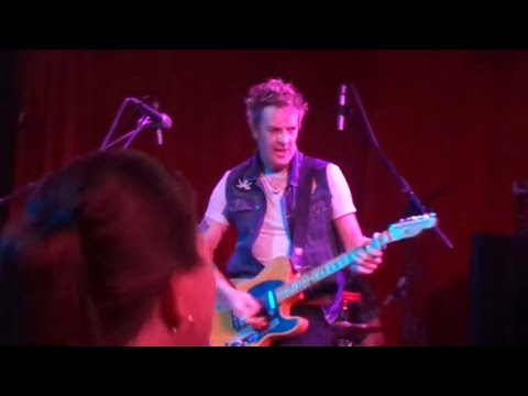 "Hungry Heart" (Bruce Springsteen cover) - Chris Cheney live