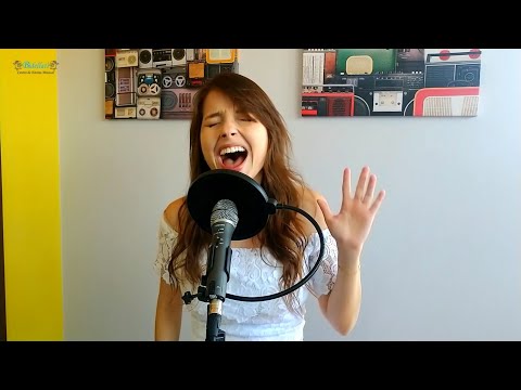 Recital on-line de Canto - Ana Carol Pereira - "Love on the Brain"