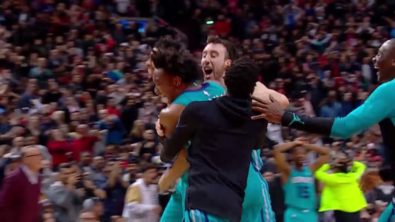 Момент, который еще долго не забудут баскетбольные фанаты