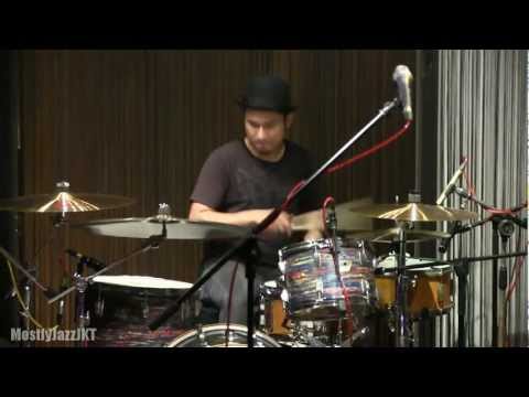 Gugun Blues Shelter - Funk No.1 @ Mostly Jazz 02/02/13 [HD]