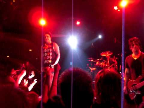 Papa Roach - Between Angels And Insects II (Trabando, Paris, France) 14.12.2010