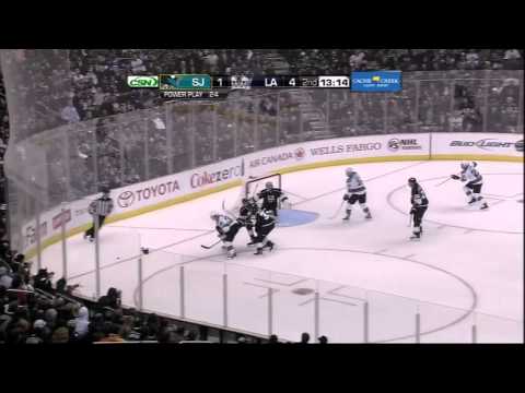 Clowe's goal cuts the King lead to 2