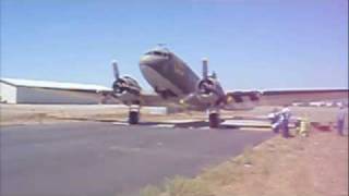 preview picture of video 'C-47 Restored Estrella WarBirds Aug 1, 2009'