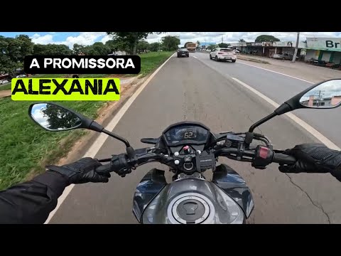 Atravessando ALEXÂNIA, GOIÁS.