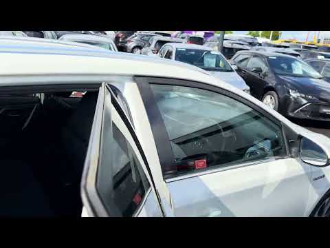 Toyota Auris 1.8 Hybrid Sol Touring Sport 5dr - Image 2