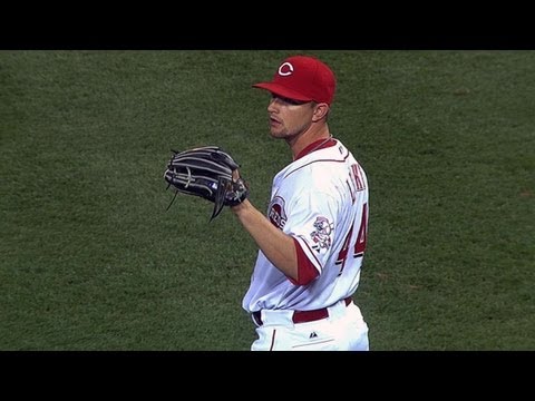 LAD@CIN: Leake limits Dodgers to two runs over 7 2/3