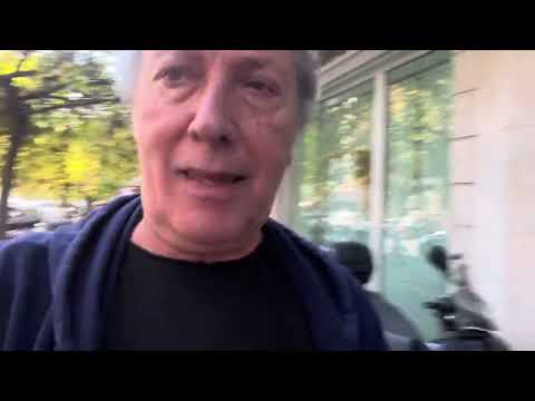 Teledurruti - A tribute to Pasolini by going to buy underwear on the street where he lived.