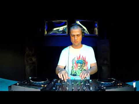 The Blue Oyster: Vlado / 08.08 / 16 - 17