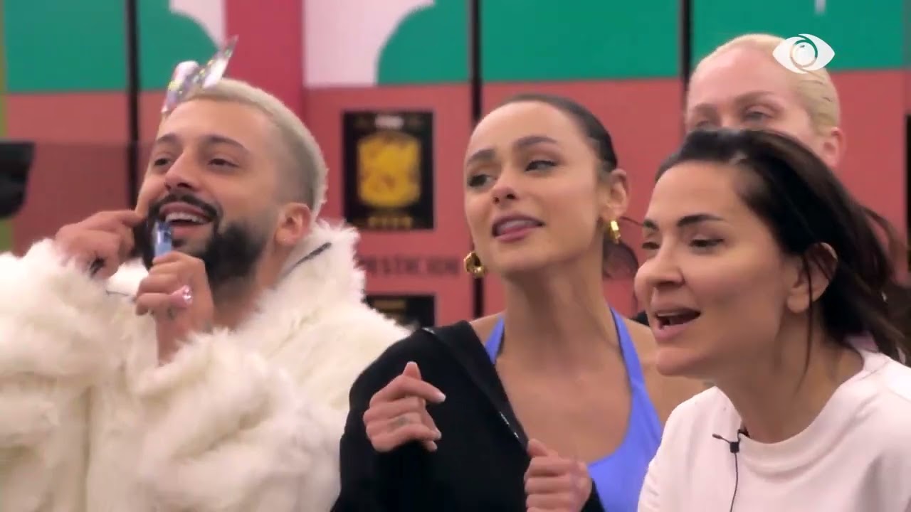 Vijon karaokja, banorët këndojnë serenatë korçare