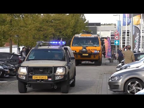Crashtander 28-4268 Brandweer Vliegbasis Gilze-Rijen vertrekt met spoed vanaf Opendag Vlaardingen