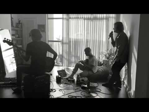 The Gitas - Gemini Feed (Banks Cover)