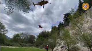 il-salvataggio-di-un-uomo-caduto-in-bici-nel-casertano