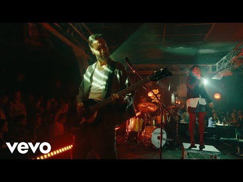 Telenova - THE DEEP (Live In The Round)