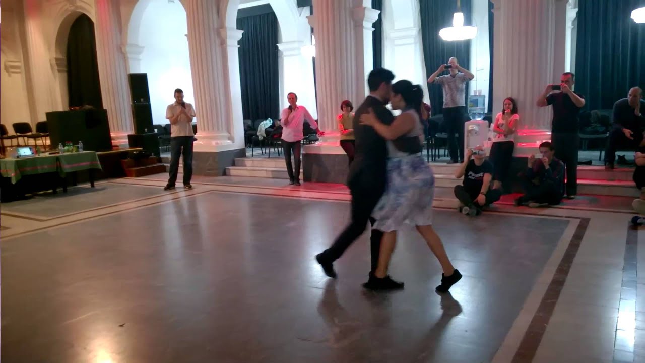 Walking and change of pace, Sebastian Jimenez y Maria Bogado