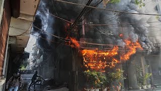 Yeni Delhi'de binadaki yangında en az 18 kişi öldü
