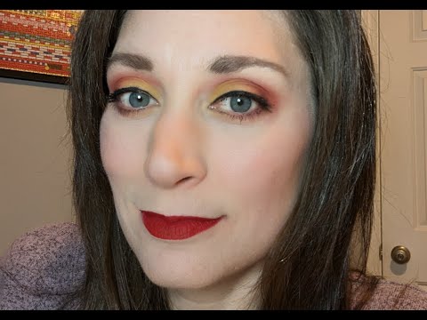 Books and Looks! GRWM as I talk about Fahrenheit 451 by Ray Bradbury.